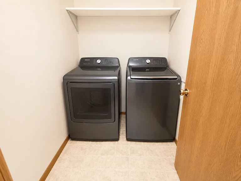 4006 Meadow View Dr — Photo 10
