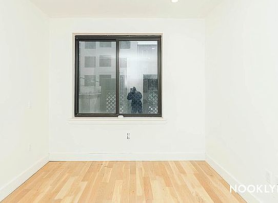 5th image of 818 Lexington Ave #1G