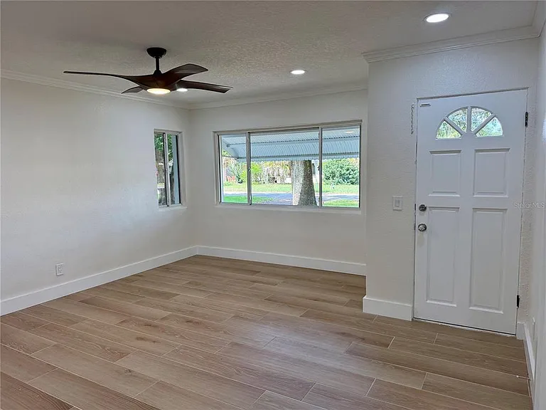 301 S Seminole Ave — Photo 8