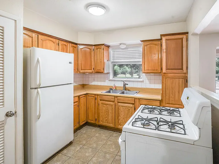 26407 Magnolia Dr — Photo 14