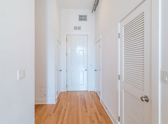 2nd image of 824 W Superior St Unit 307