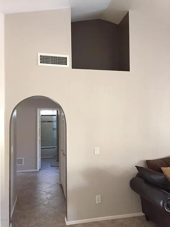 3 bed, 1809 sqft, $2,100 — Photo 4
