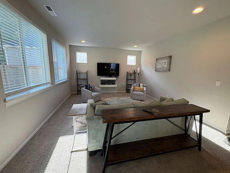 4337 23rd Ct NE — Photo 9