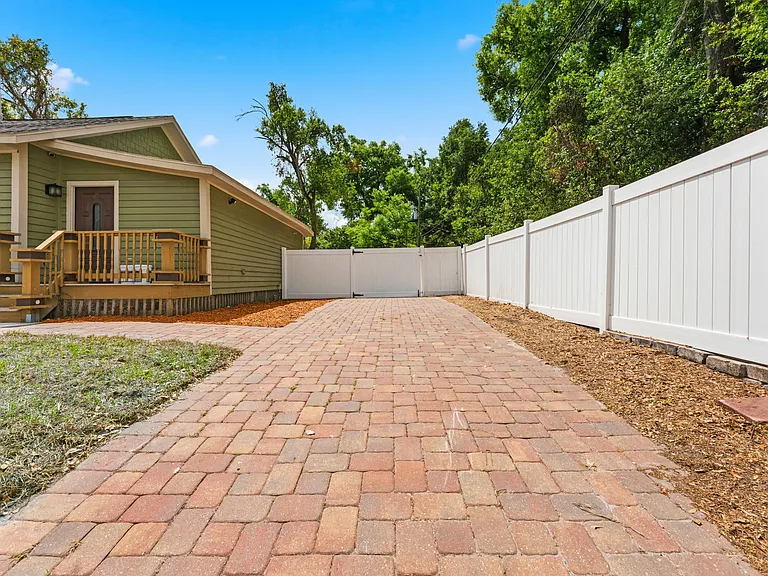 3314 N Jefferson St — Photo 5