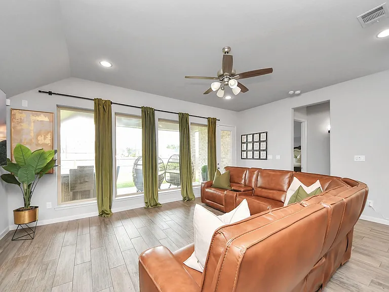1711 Rustling Creek Dr — Photo 11