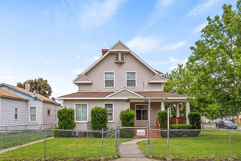Building Photo - 902 W Mansfield Ave #3