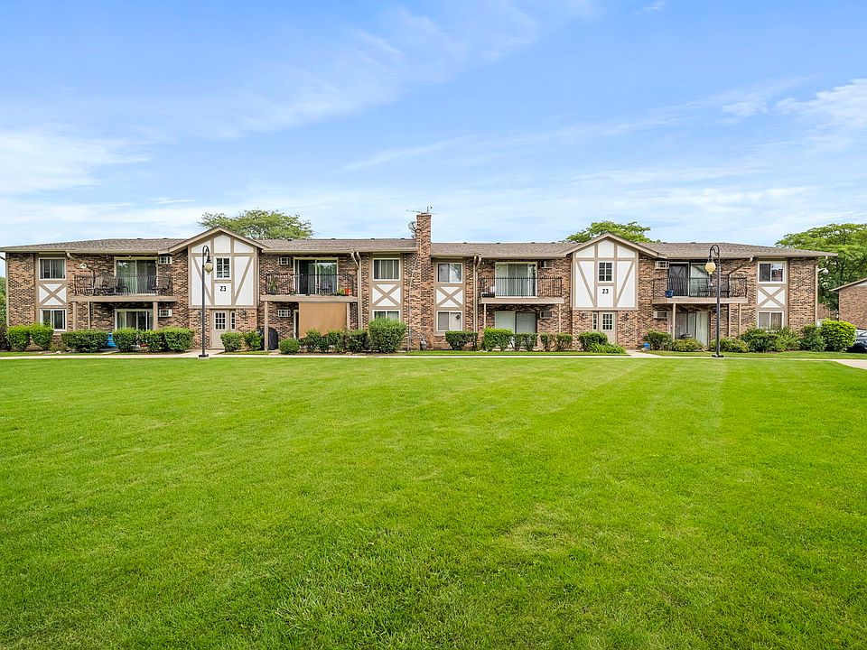 1st image of 16W525 Lake Dr APT 23-207