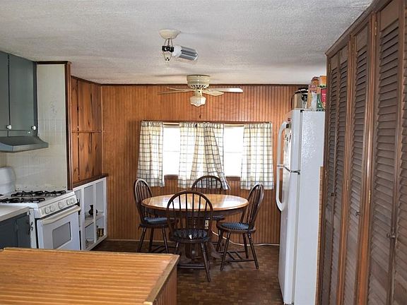 2nd image of 32 Patriot Cir