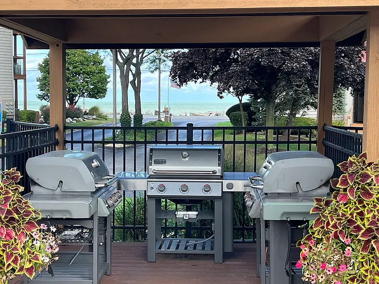513 W Lakeshore Dr — Photo 17