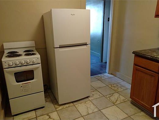 2nd image of 23 Merritt Ave APT 2R