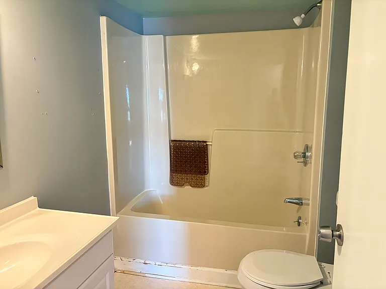 1406 Valley View Dr — Photo 16