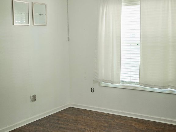 5th image of 604 E Highland Ave