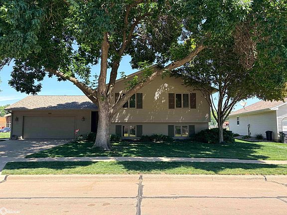 2nd image of 1204 Navajo St