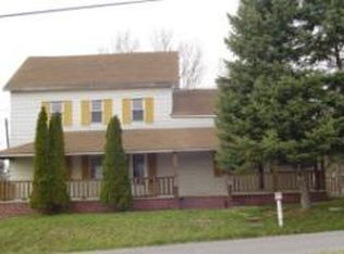 417 School House Milton Park, Milton, PA 17847