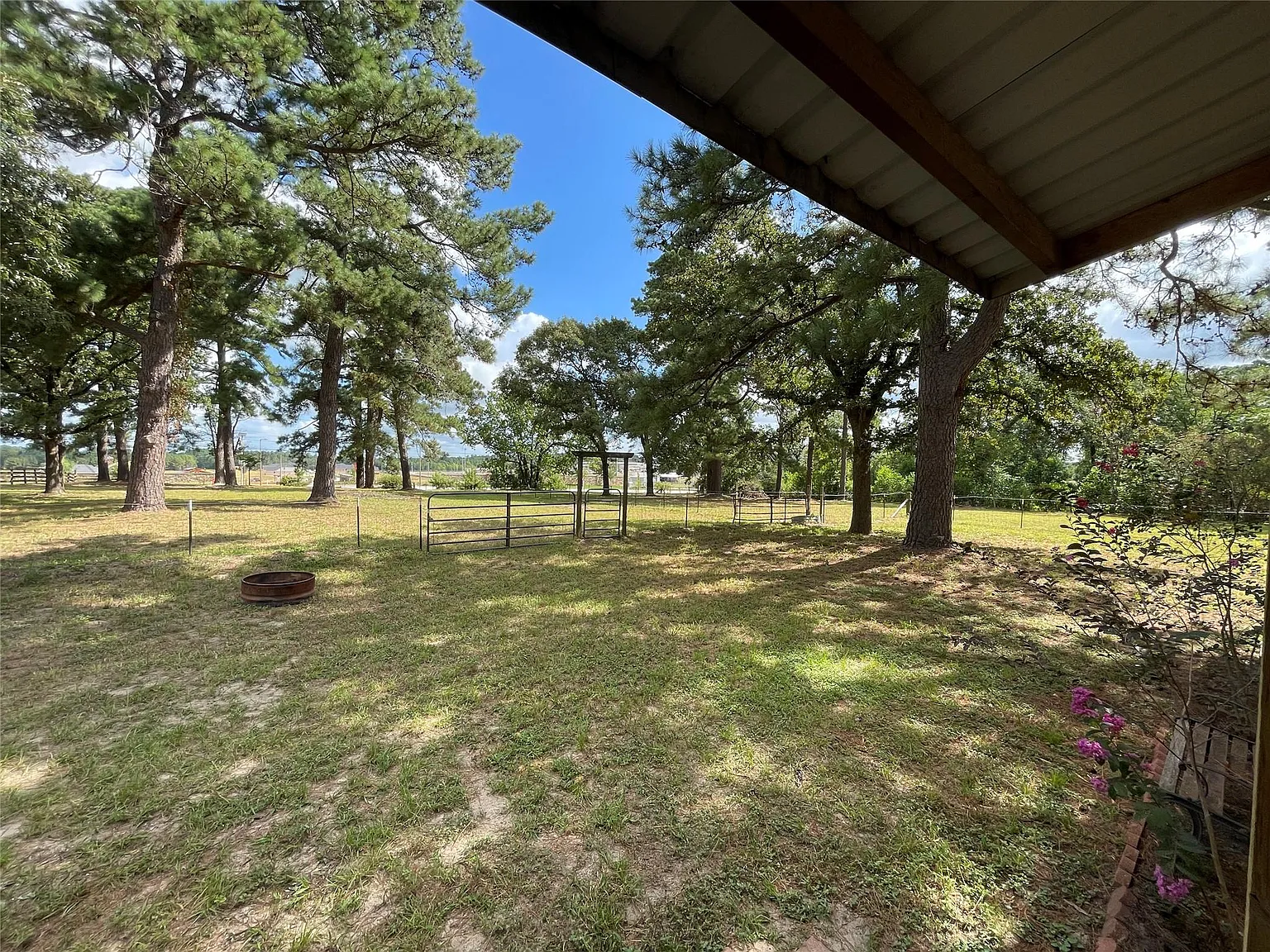 2 bed, 1.0 bath, 850 sqft, $1,475 — Photo 1