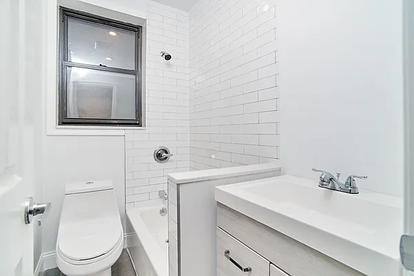 Rented by Keller Williams NYC | media 16