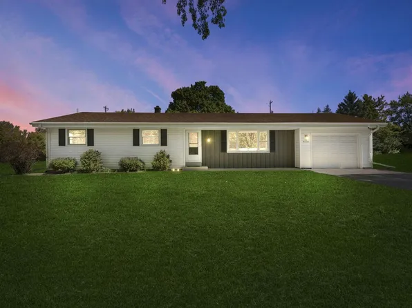 N4W22688 Lexington DRIVE, Waukesha, WI 53186