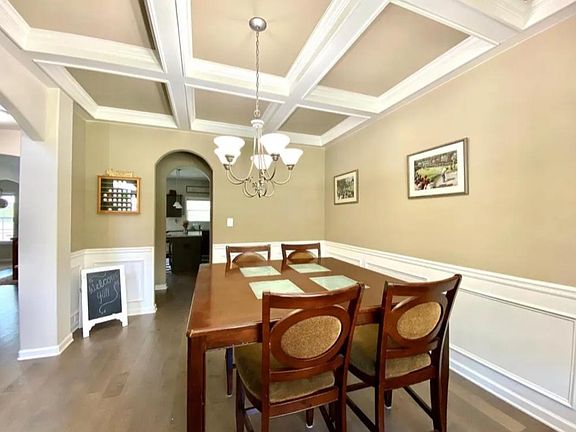 5th image of 122 Cedar Way