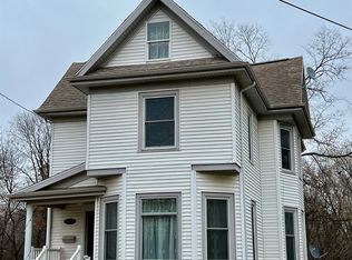 905 S Main St, Fairfield, IA