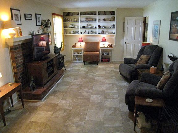 5th image of 589 Colony Dr