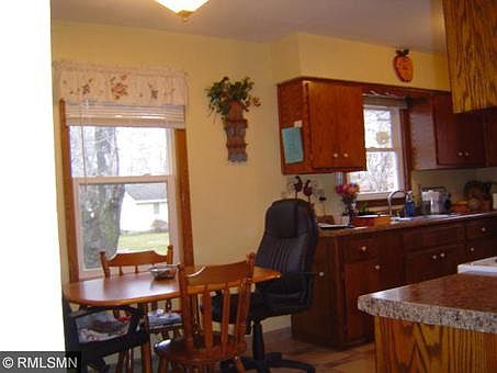 4th image of 819 35th Ave N