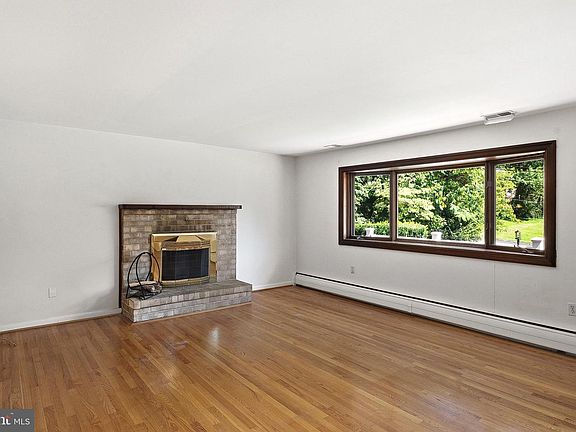 5th image of 10782 W Crestview Ln