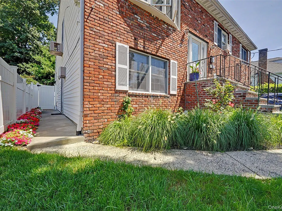 46 Homewood Ave #1L