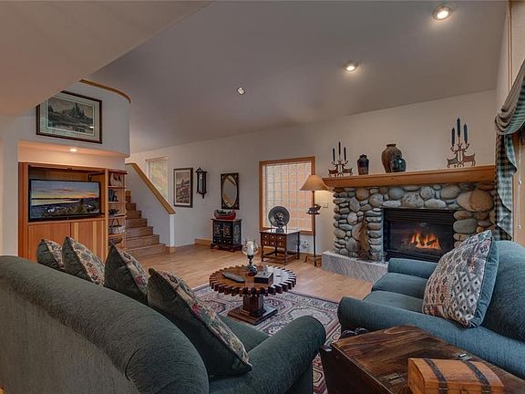 5th image of 899 Southwood Blvd #12