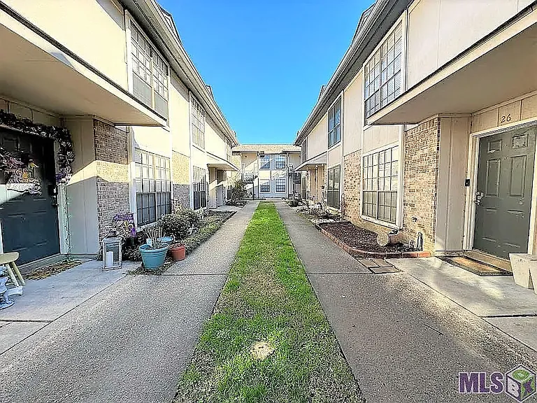 2245 King Arthur Blvd #24 — Photo 3