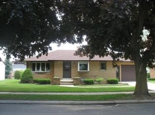 1415 S 25th St, Manitowoc, WI 54220