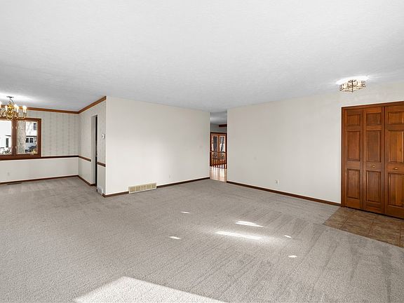 5th image of 32112 Bexley Cir
