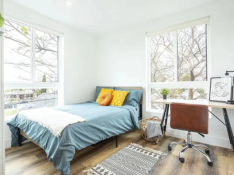 1368 W 35th St #8 — Photo 6