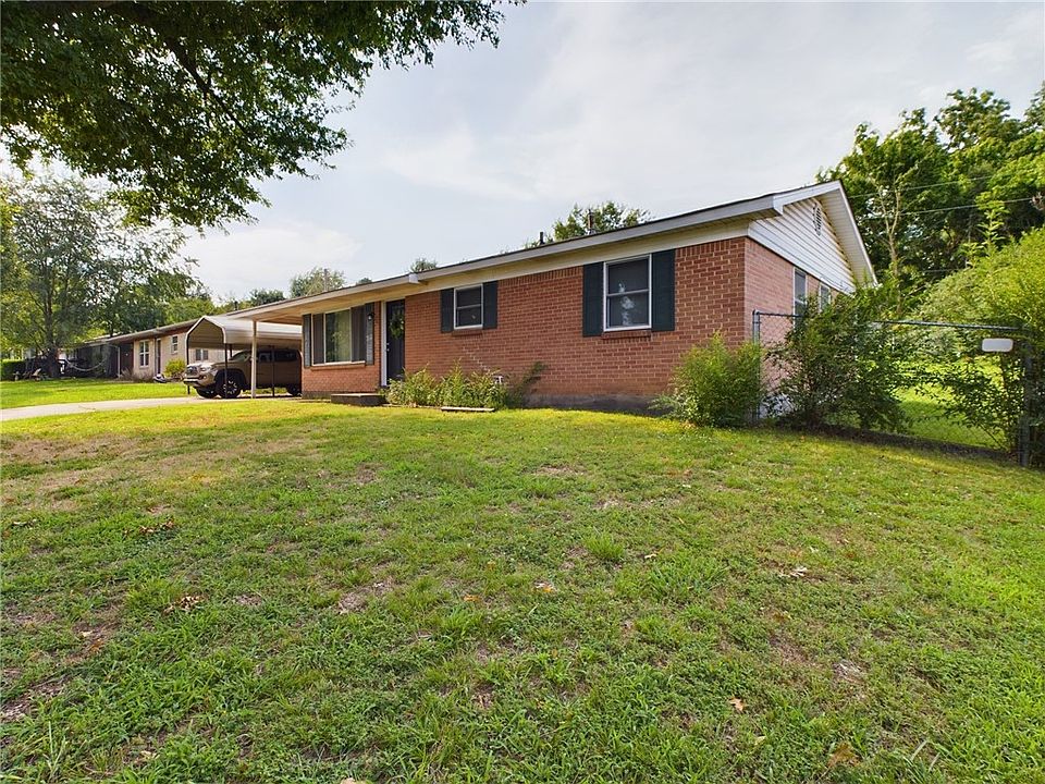 1st image of 2204 Cottonwood Pl