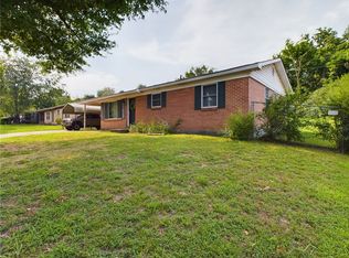 2204 Cottonwood Pl, Springdale, AR 72762