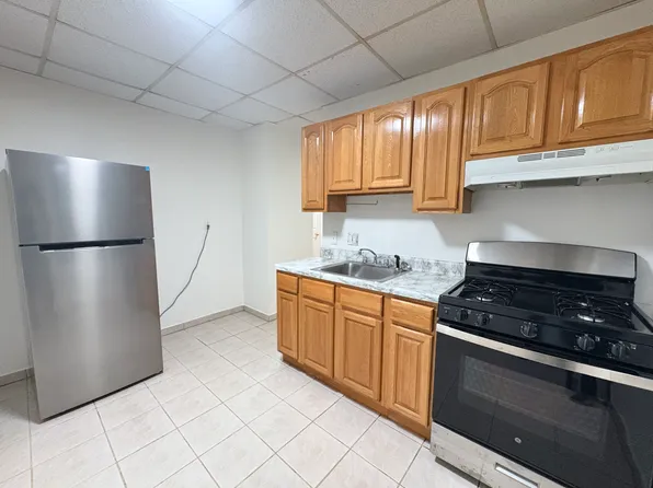 173 West 48th Street image 1 of 4