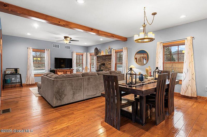 5th image of 111 Boulderwood Drive