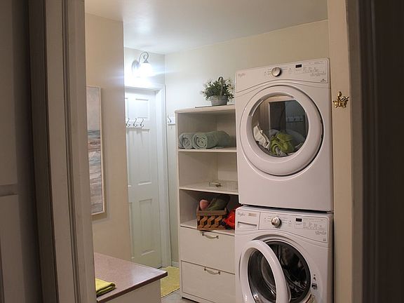 First floor bathroom w & d