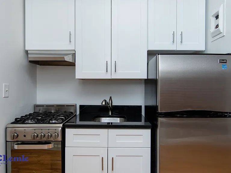 206 E 25th St #4RW — Photo 3