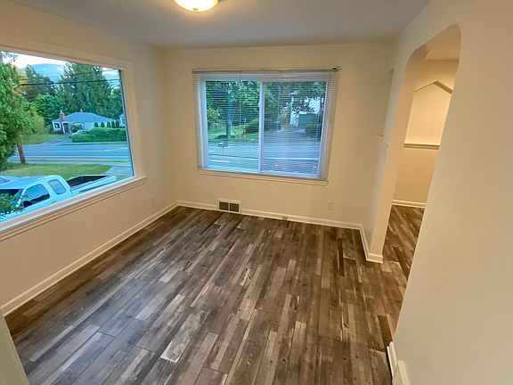 Spacious dining room off the kitchen and living room