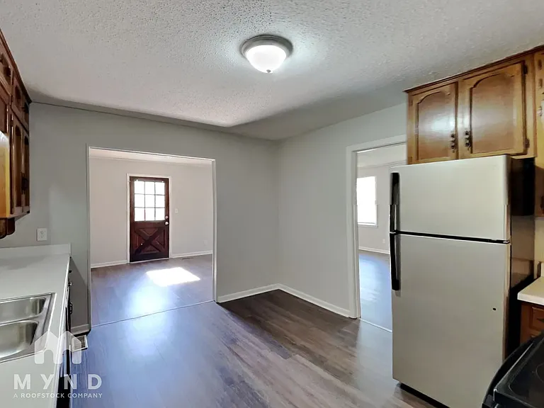 217 Marshall Dr — Photo 8