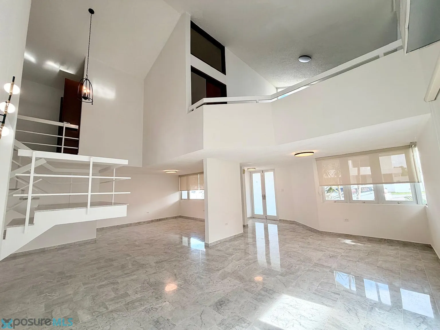 5 bed, 4.5 bath, 4500 sqft, $8,400 — Photo 4
