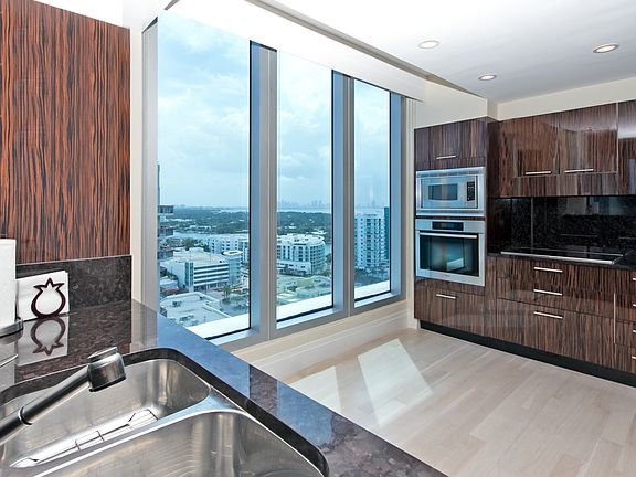 4th image of 6795 Collins Ave #1705