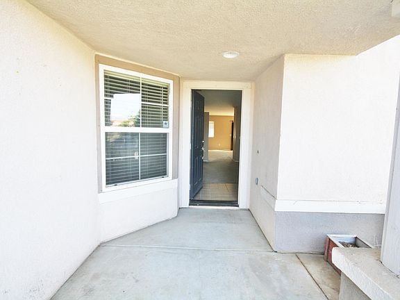 4th image of 1649 Stoneside Dr