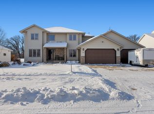 4213 S Rivershore Dr, Moorhead, MN 56560