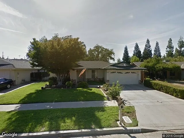 6041 N Gentry Ave photo 1