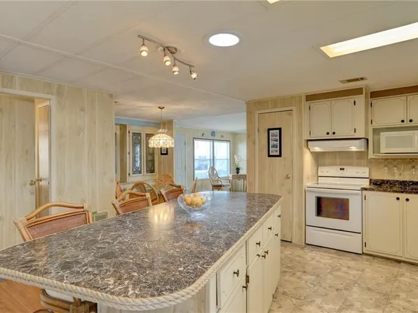 922 Periwinkle Circle, Barefoot Bay, FL 32976