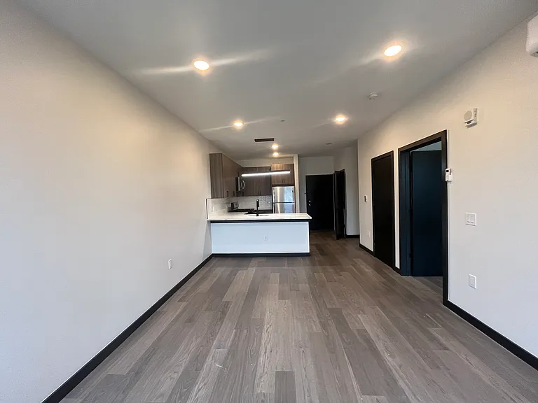 130-132 Mallory Ave #307 — Photo 8