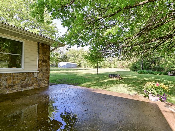 3rd image of 1715 Farm Road 1090