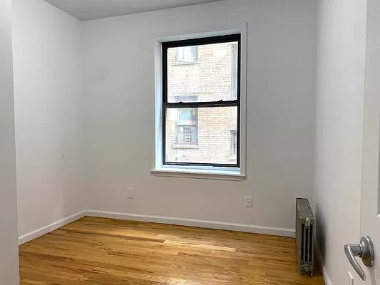 4th image of 610 W 204th St #225A
