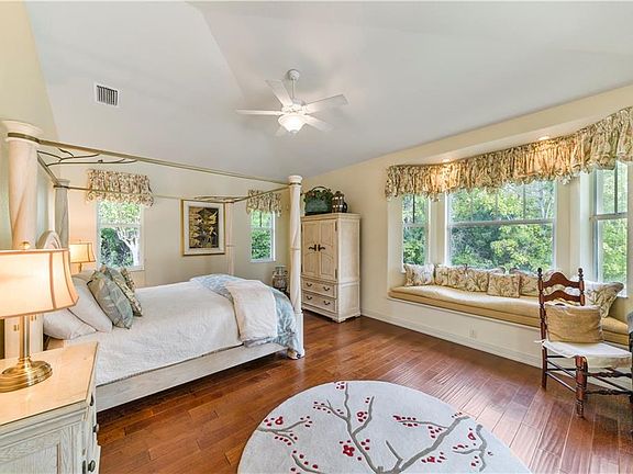 5th image of 45 River Oak Dr